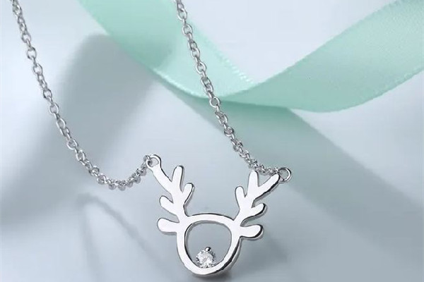 項鏈會被汗液腐蝕嗎 項鏈多久清洗一次 項鏈會被汗液腐蝕嗎 項鏈多久清洗一次