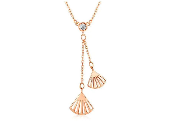 項(xiàng)鏈配吊墜好看還是不配吊墜好看 項(xiàng)鏈配什么吊墜好看 項(xiàng)鏈配吊墜好看還是不配吊墜好看 項(xiàng)鏈配什么吊墜好看