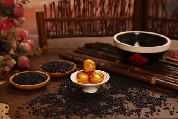 黑芝麻丸對(duì)女人的功效 黑芝麻丸對(duì)月經(jīng)不調(diào)有效果嗎 黑芝麻丸對(duì)女人的功效 黑芝麻丸對(duì)月經(jīng)不調(diào)有效果嗎