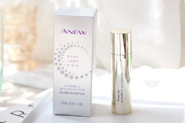 精華液用多久才有效果 精華液用完要用保濕乳液?jiǎn)? alt=