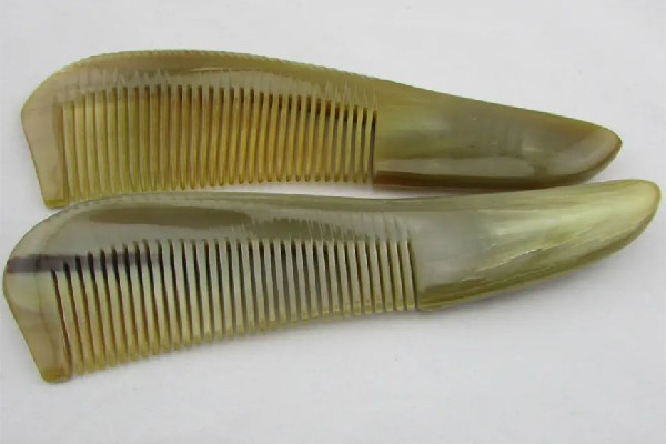 牛角梳買回來要不要處理一下 牛角梳怎么去除腥臭味 牛角梳買回來要不要處理一下 牛角梳怎么去除腥臭味