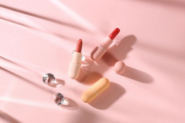 口紅放久了還能用嗎 口紅有霉味還能用嗎 口紅放久了還能用嗎 口紅有霉味還能用嗎