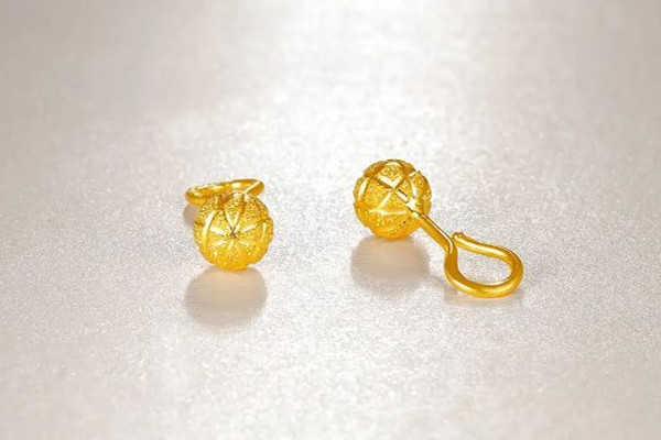 黃金耳釘一般多少克 黃金耳釘怎么看真假 黃金耳釘一般多少克 黃金耳釘怎么看真假