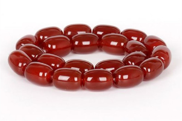 紅瑪瑙用紅繩還是黑繩 紅瑪瑙怎么搭配珠子 紅瑪瑙用紅繩還是黑繩 紅瑪瑙怎么搭配珠子