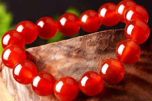 紅瑪瑙的功效和作用 紅瑪瑙可以轉(zhuǎn)運(yùn)嗎 紅瑪瑙的功效和作用 紅瑪瑙可以轉(zhuǎn)運(yùn)嗎