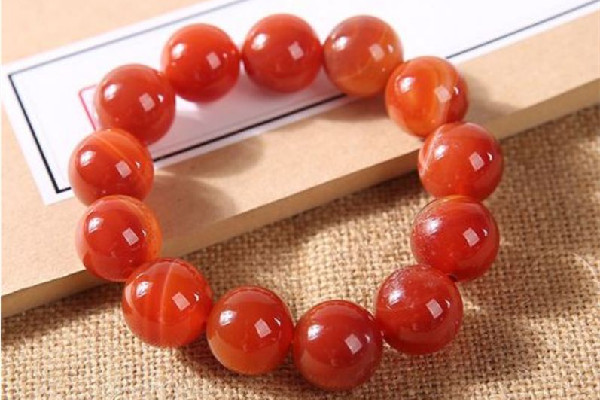 紅瑪瑙的寓意和象征 紅瑪瑙適合什么人戴 紅瑪瑙的寓意和象征 紅瑪瑙適合什么人戴