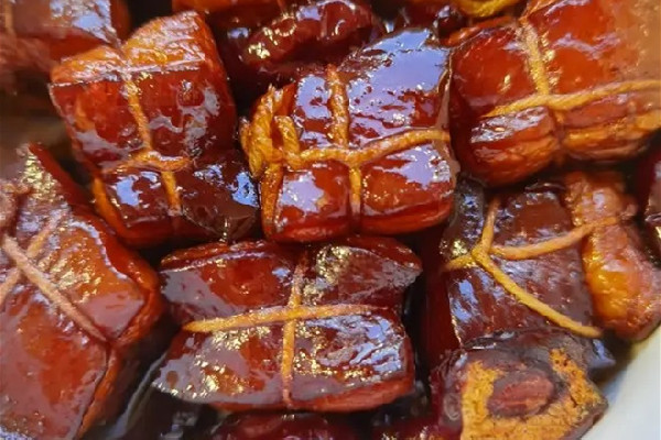 東坡肉是不是紅燒肉 東坡肉是誰發(fā)明的 東坡肉是不是紅燒肉 東坡肉是誰發(fā)明的