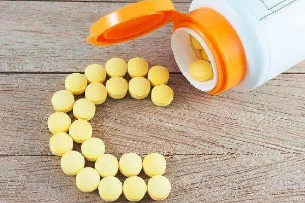 維生素c可以治療口腔潰瘍嗎 維生素c適合什么年齡段的人吃 維生素c可以治療口腔潰瘍嗎 維生素c適合什么年齡段的人吃