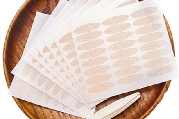 雙眼皮貼貼久了眼皮會松弛嗎 雙眼皮貼對眼睛有傷害嗎 雙眼皮貼貼久了眼皮會松弛嗎 雙眼皮貼對眼睛有傷害嗎