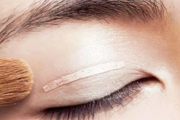 雙眼皮貼直接撕會(huì)怎樣 雙眼皮貼怎么取下來(lái) 雙眼皮貼直接撕會(huì)怎樣 雙眼皮貼怎么取下來(lái)