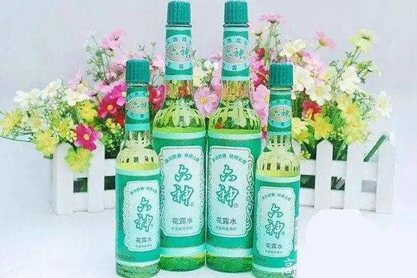 花露水會燃燒是因為含有什么 花露水要避光嗎 花露水會燃燒是因為含有什么 花露水要避光嗎