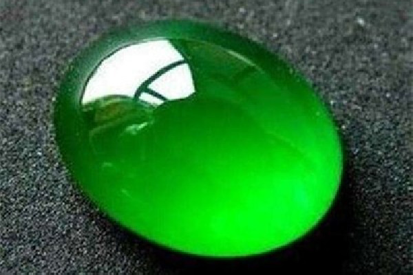 帝王綠翡翠顏色有深淺嗎 帝王綠翡翠顏色等級(jí) 帝王綠翡翠顏色有深淺嗎 帝王綠翡翠顏色等級(jí)