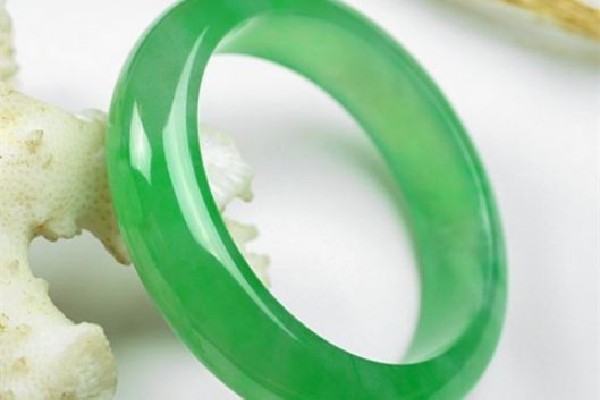 帝王綠有沒有冰種 帝王綠是最好的翡翠嗎 帝王綠有沒有冰種 帝王綠是最好的翡翠嗎