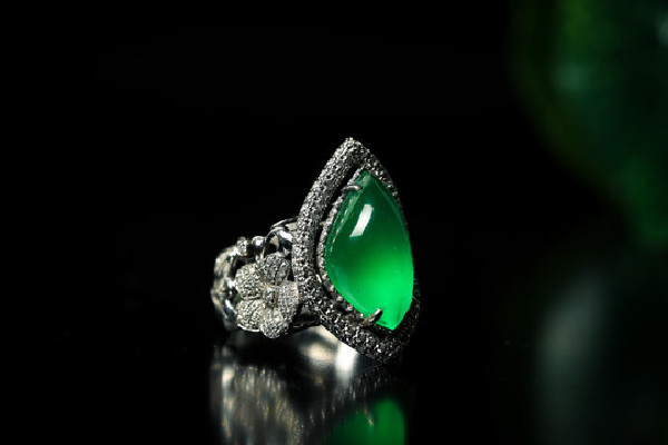 帝王綠翡翠怎么保養(yǎng) 帝王綠翡翠為什么那么貴 帝王綠翡翠怎么保養(yǎng) 帝王綠翡翠為什么那么貴