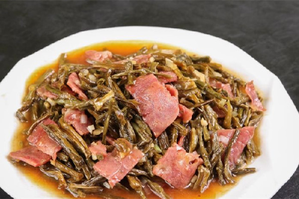 干豆角有點(diǎn)白色能吃嗎 干豆角為什么發(fā)白 干豆角有點(diǎn)白色能吃嗎 干豆角為什么發(fā)白