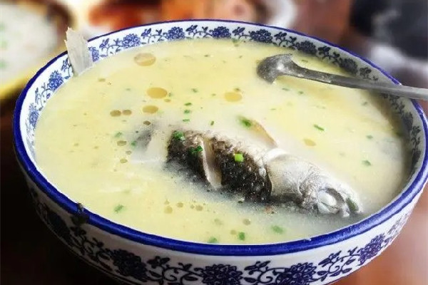 鯽魚(yú)和什么一起燉最有營(yíng)養(yǎng) 鯽魚(yú)燉什么下奶快奶水多 鯽魚(yú)和什么一起燉最有營(yíng)養(yǎng) 鯽魚(yú)燉什么下奶快奶水多