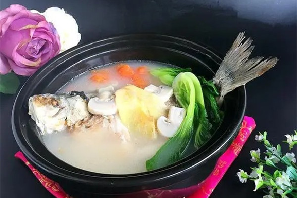 鯽魚(yú)和什么一起燉最有營(yíng)養(yǎng) 鯽魚(yú)燉什么下奶快奶水多 鯽魚(yú)和什么一起燉最有營(yíng)養(yǎng) 鯽魚(yú)燉什么下奶快奶水多