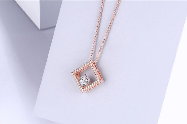 玫瑰金項(xiàng)鏈多少錢一條 玫瑰金項(xiàng)鏈哪個(gè)品牌好 玫瑰金項(xiàng)鏈多少錢一條 玫瑰金項(xiàng)鏈哪個(gè)品牌好