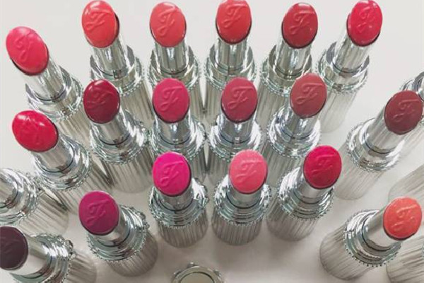 cpb口紅什么檔次 cpb口紅和tf口紅哪個(gè)好一點(diǎn)
