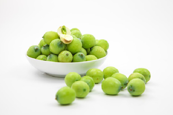 新鮮蓮子的外層薄膜要不要去掉 新鮮蓮子的正確食用方法 新鮮蓮子的外層薄膜要不要去掉 新鮮蓮子的正確食用方法