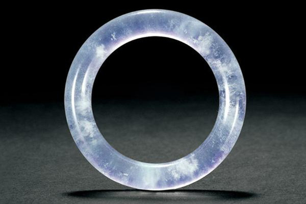 玻璃種翡翠有收藏價值嗎 玻璃種翡翠和冰種翡翠哪個好 玻璃種翡翠有收藏價值嗎 玻璃種翡翠和冰種翡翠哪個好