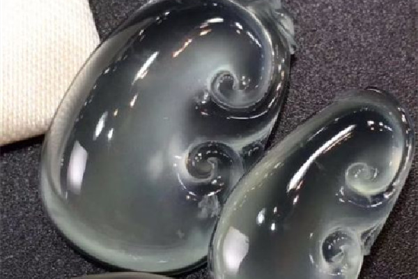 玻璃種翡翠有收藏價值嗎 玻璃種翡翠和冰種翡翠哪個好 玻璃種翡翠有收藏價值嗎 玻璃種翡翠和冰種翡翠哪個好