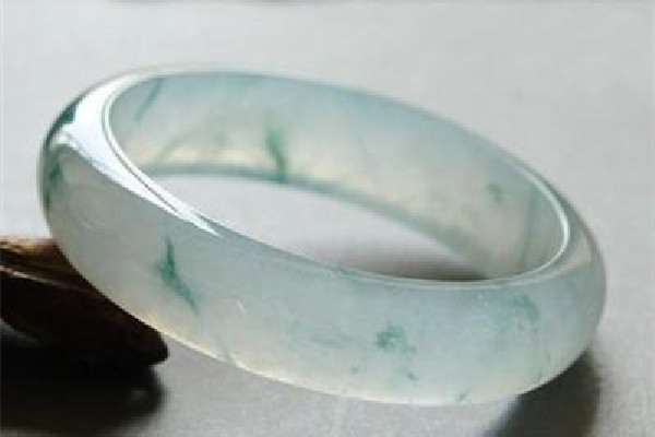 玻璃種翡翠有棉絮嗎 玻璃種翡翠會(huì)起膠嗎 玻璃種翡翠有棉絮嗎 玻璃種翡翠會(huì)起膠嗎