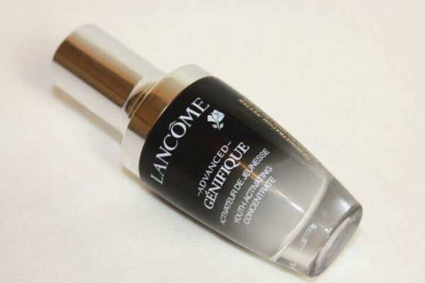 蘭蔻小黑瓶有酒精味正常嗎 蘭蔻小黑瓶要不要避光 蘭蔻小黑瓶有酒精味正常嗎 蘭蔻小黑瓶要不要避光