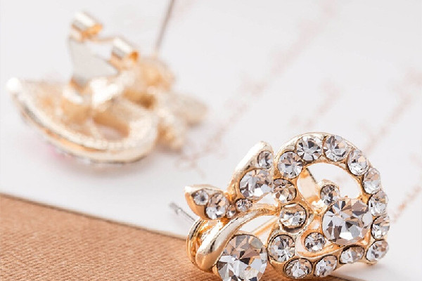 打耳洞會破壞福氣嗎 打耳洞會影響運勢嗎 打耳洞會破壞福氣嗎 打耳洞會影響運勢嗎