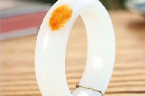 羊脂玉是不是顏色越白越好 羊脂玉分幾個(gè)等級(jí) 羊脂玉是不是顏色越白越好 羊脂玉分幾個(gè)等級(jí)