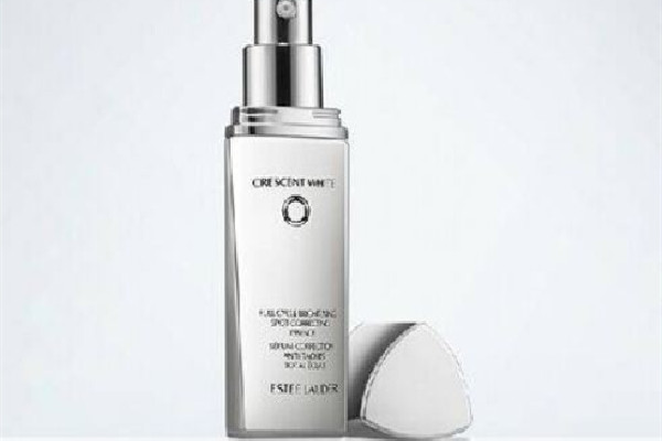 淡斑精華液在護(hù)膚哪個步驟使用 淡斑精華和普通精華可以一起用嗎 淡斑精華液在護(hù)膚哪個步驟使用 淡斑精華和普通精華可以一起用嗎