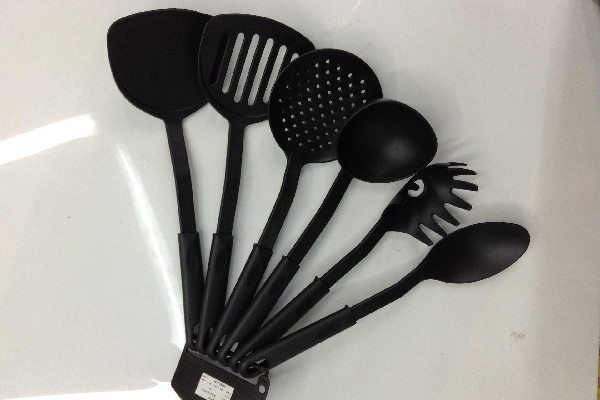 硅膠鍋鏟炒菜起泡沫正常嗎 硅膠鍋鏟會不會燙壞了 硅膠鍋鏟炒菜起泡沫正常嗎 硅膠鍋鏟會不會燙壞了