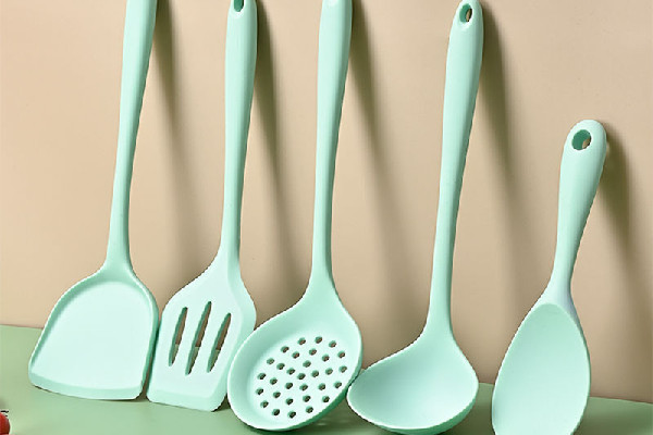 硅膠鍋鏟炒菜起泡沫正常嗎 硅膠鍋鏟會不會燙壞了 硅膠鍋鏟炒菜起泡沫正常嗎 硅膠鍋鏟會不會燙壞了