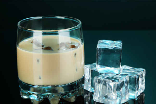 百利甜酒不能加什么 百利甜酒不加冰好喝嗎 百利甜酒不能加什么 百利甜酒不加冰好喝嗎