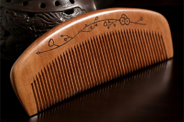 桃木梳子可以沾水嗎 桃木梳子怎么清洗 桃木梳子可以沾水嗎 桃木梳子怎么清洗