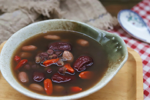 五紅湯會(huì)讓寶寶脹氣嗎 五紅湯多大的孩子可以吃 五紅湯會(huì)讓寶寶脹氣嗎 五紅湯多大的孩子可以吃