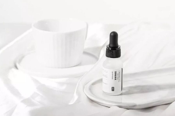 煙酰胺有激素的成分在里面嗎 煙酰胺對人體有害嗎 煙酰胺有激素的成分在里面嗎 煙酰胺對人體有害嗎