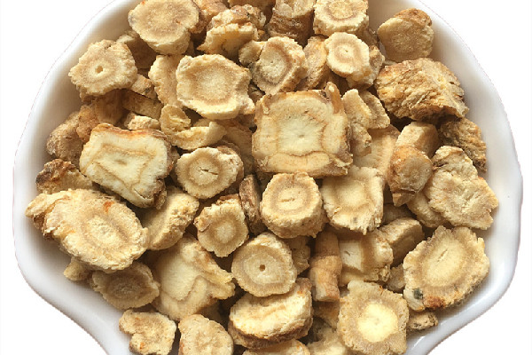 沙參可以和什么一起煲湯 沙參煲湯一次放多少 沙參可以和什么一起煲湯 沙參煲湯一次放多少