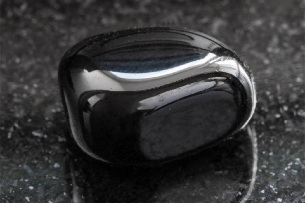 黑瑪瑙適合什么屬相佩戴 黑瑪瑙佩戴禁忌 黑瑪瑙適合什么屬相佩戴 黑瑪瑙佩戴禁忌