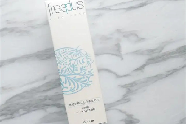 芙麗芳絲洗面奶和珂潤洗面奶哪個(gè)好 芙麗芳絲洗面奶適合什么年齡 芙麗芳絲洗面奶和珂潤洗面奶哪個(gè)好 芙麗芳絲洗面奶適合什么年齡