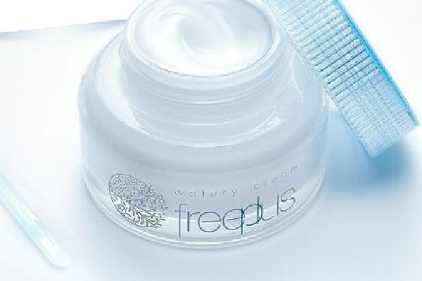 芙麗芳絲面霜適合什么膚質(zhì) 芙麗芳絲面霜適合夏天用嗎 芙麗芳絲面霜適合什么膚質(zhì) 芙麗芳絲面霜適合夏天用嗎