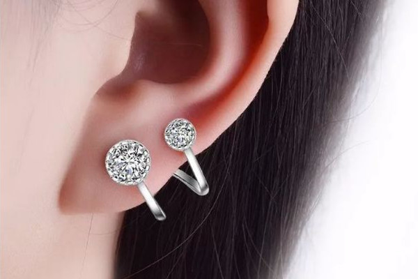 武漢打耳洞在哪里打好 武漢打耳洞去哪里比較正規(guī) 武漢打耳洞在哪里打好 武漢打耳洞去哪里比較正規(guī)