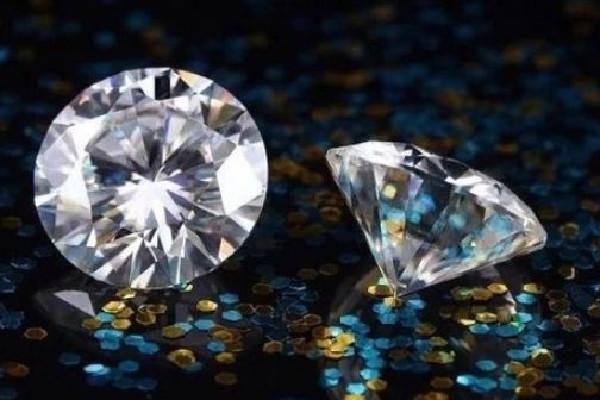 莫桑石有分級別嗎 莫桑石買回來怎么區(qū)分等級 莫桑石有分級別嗎 莫桑石買回來怎么區(qū)分等級