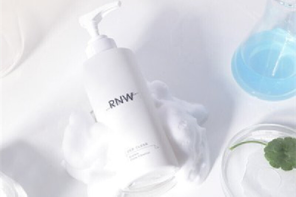 rnw洗面奶有什么用 rnw洗面奶和半畝花田洗面奶哪個好 rnw洗面奶有什么用 rnw洗面奶和半畝花田洗面奶哪個好