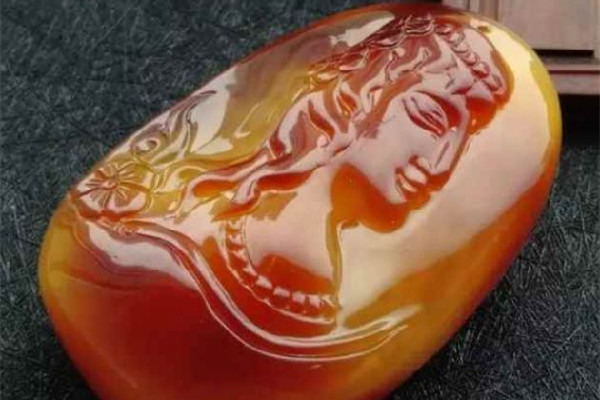 蜜蠟有紋路的好還是沒有紋路的好 蜜蠟怎么看品質(zhì)好壞 蜜蠟有紋路的好還是沒有紋路的好 蜜蠟怎么看品質(zhì)好壞