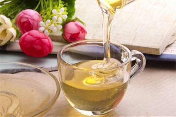 蜂蜜水止咳嗎 蜂蜜水對(duì)咽喉炎有幫助嗎 蜂蜜水止咳嗎 蜂蜜水對(duì)咽喉炎有幫助嗎