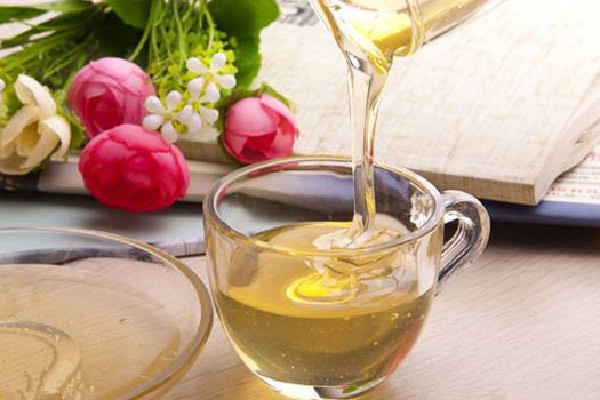 蜂蜜水是用開水沖還是用溫水沖 蜂蜜水用多少度的水 蜂蜜水是用開水沖還是用溫水沖 蜂蜜水用多少度的水