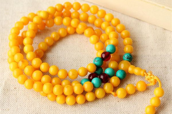 蜜蠟是琥珀嗎 蜜蠟是怎么形成的 蜜蠟是琥珀嗎 蜜蠟是怎么形成的