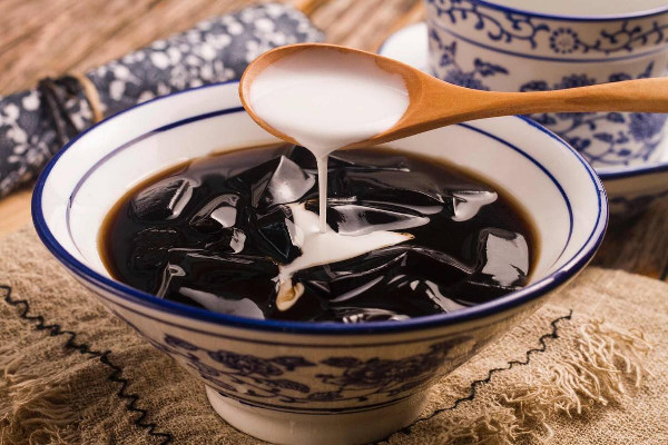 龜苓膏小孩可以吃嗎 龜苓膏吃多少為宜 龜苓膏小孩可以吃嗎 龜苓膏吃多少為宜