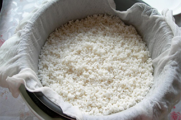 米酒發(fā)酸是什么原因 米酒發(fā)酸還能不能喝 米酒發(fā)酸是什么原因 米酒發(fā)酸還能不能喝